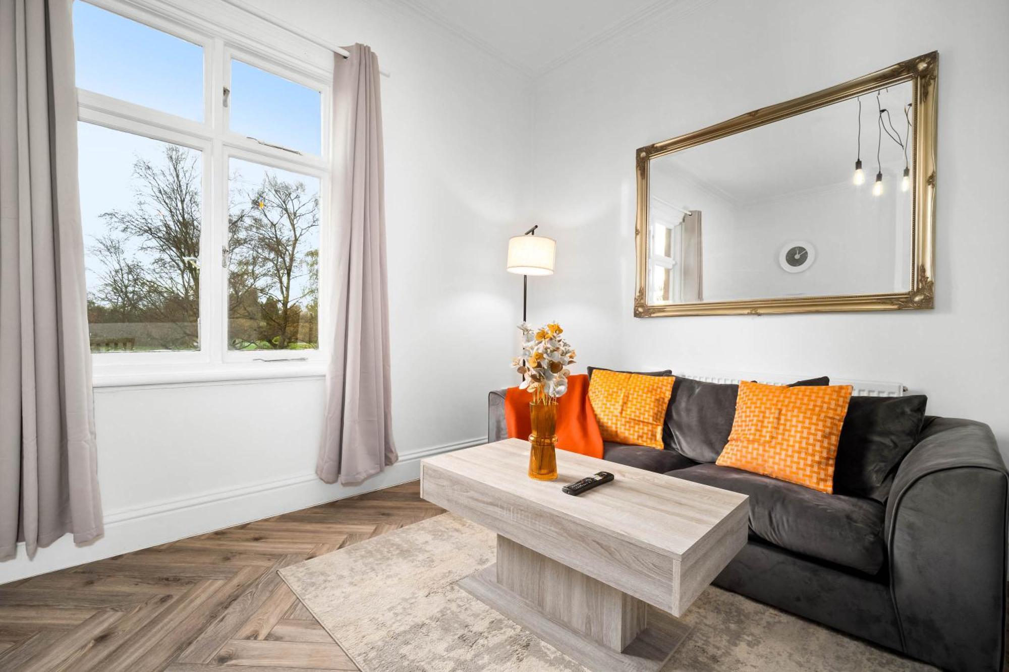 Luxury Apartment - Wolverhampton - Netflix - Smart Tv - Fast Wifi - 7Apc Exterior foto